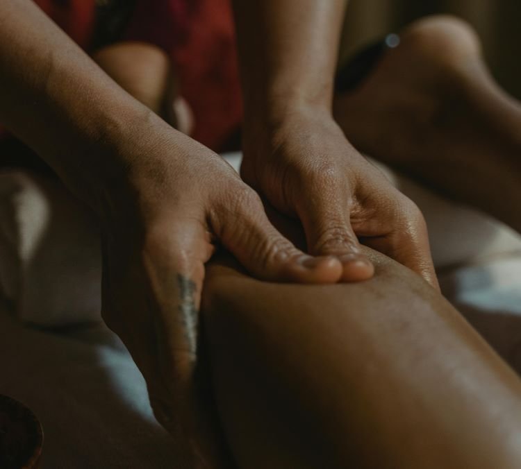 Deep tissue massage at 3 Sisters SPA in San Pedro, Belize